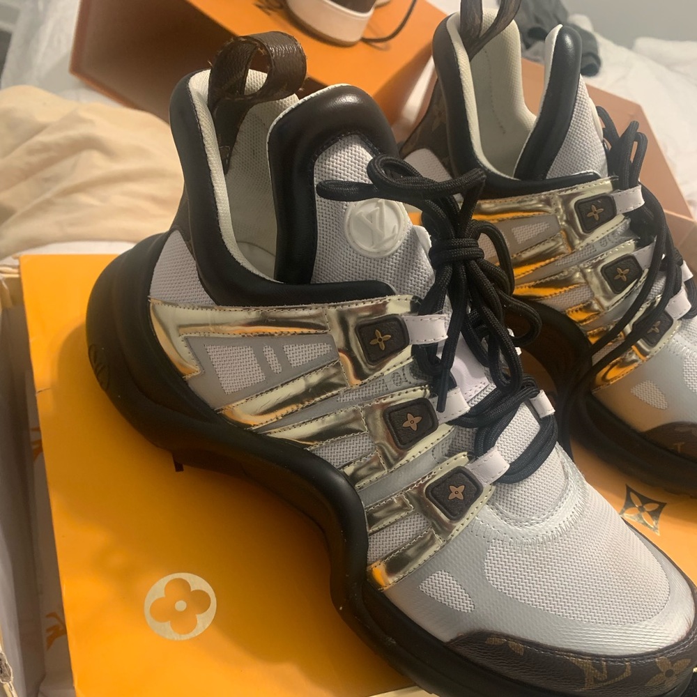Size 10 Louis Vuitton